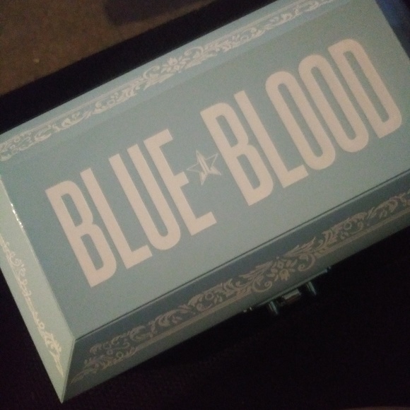 Eyeshadow - Picture 2 of 3